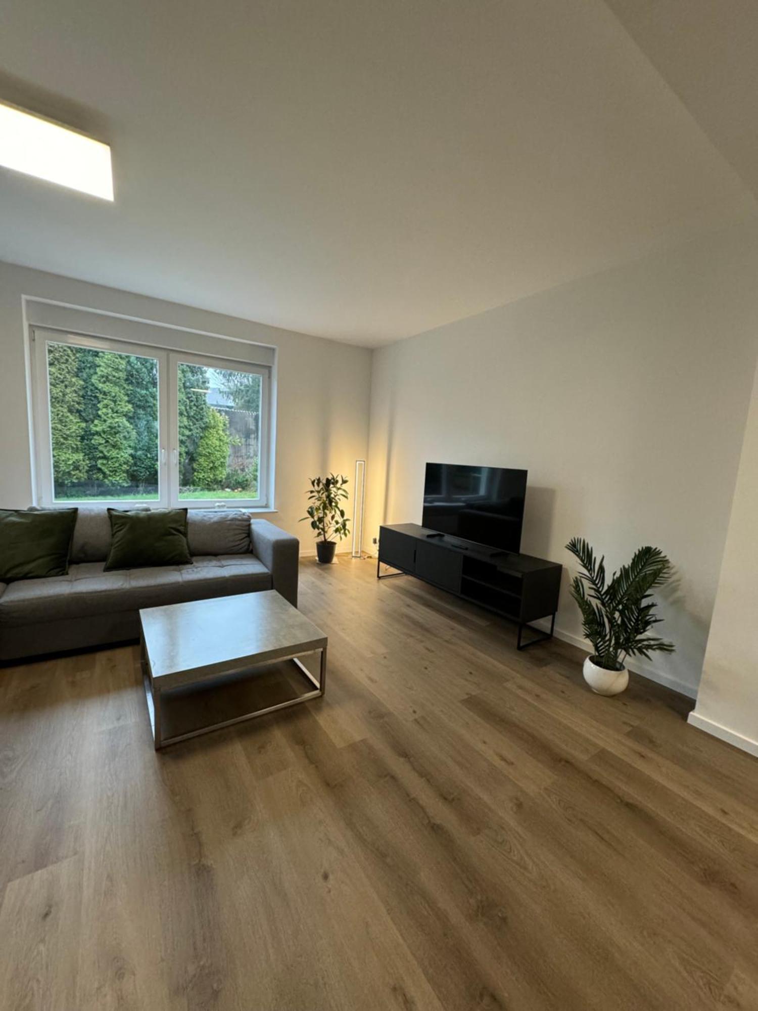 Haus Mit Garten - Kingbett - Wifi - Parkplatz Essen Exterior photo